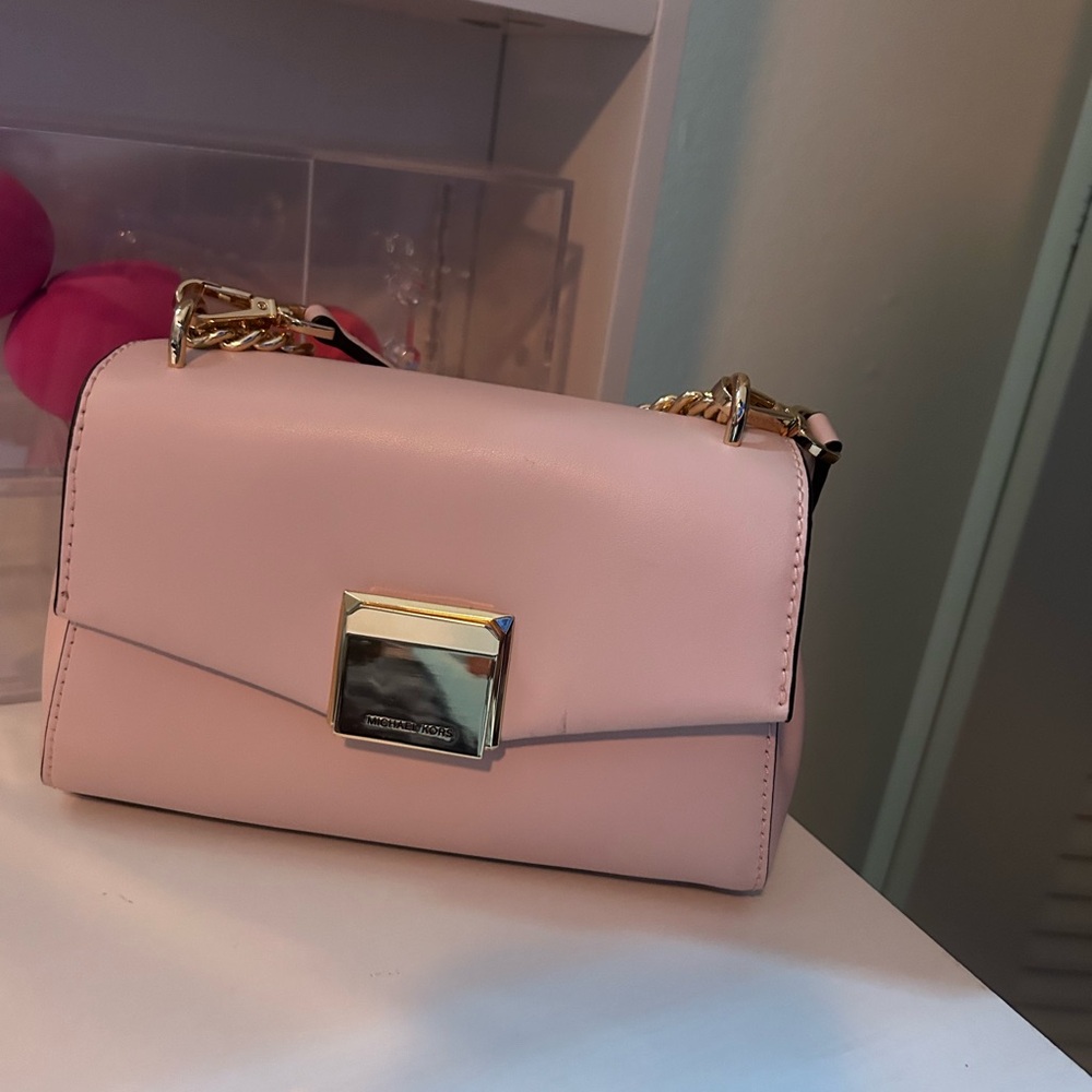 Michael Kors Chic Pink Crossbody Bag with Gold Accents
